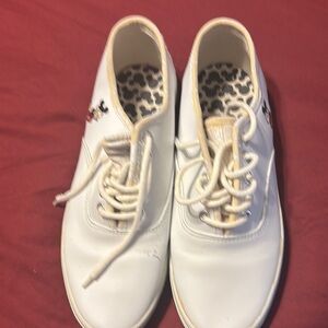Disney White Sneakers with Textured Fabric and Low-Top Design